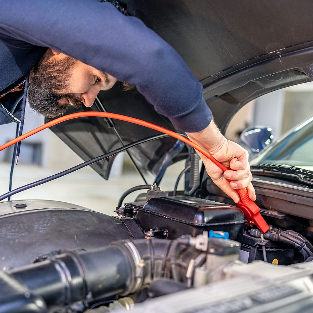 Image for 8 Things to Consider When Purchasing a Commercial Vehicle Battery